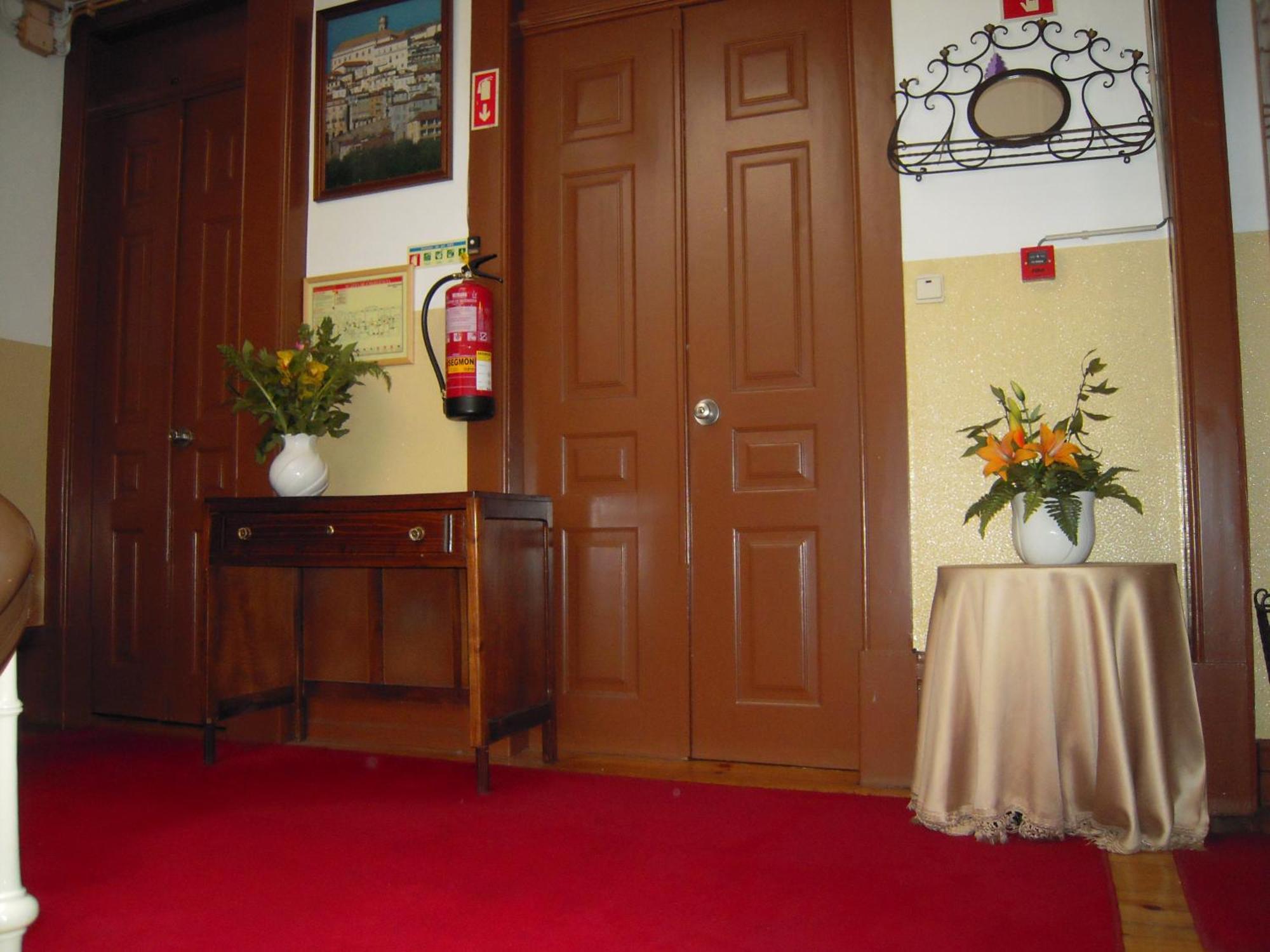 קוימברה Guesthouse Lusa Atenas מראה חיצוני תמונה